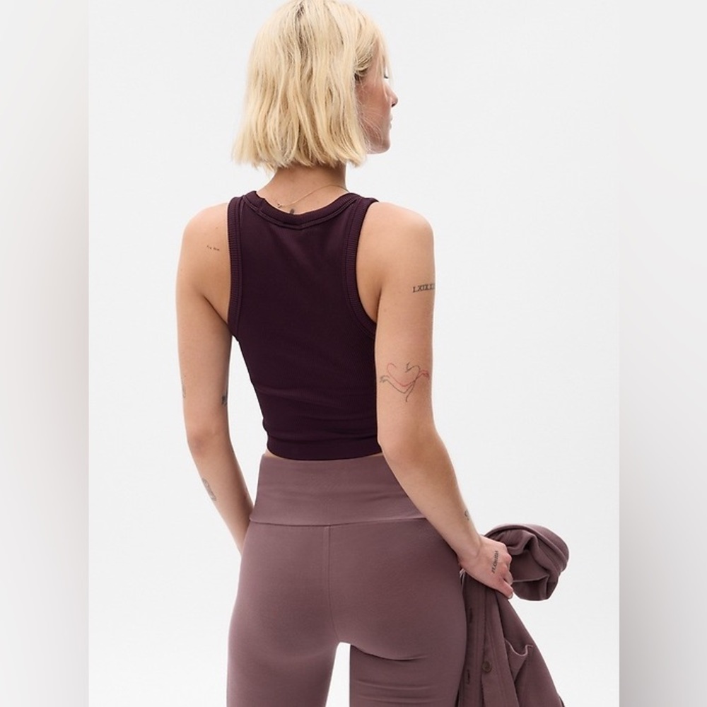 NWT Gap GapFit Seamless Rib Crop Halter Tank Top Deep Rich Purple Size M Tall - Picture 8 of 8